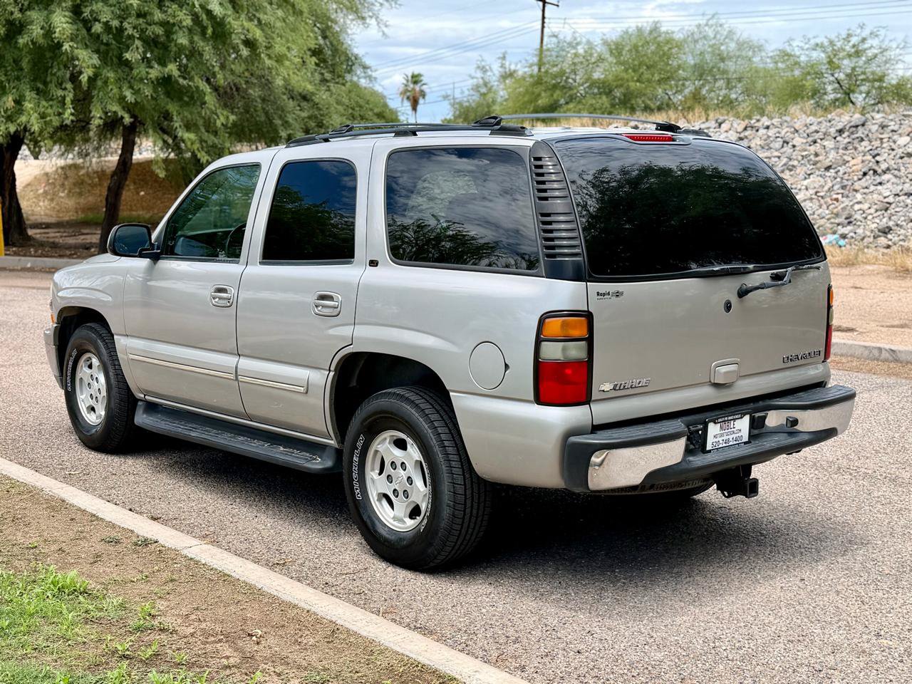 Used 2004 Chevrolet Tahoe LT w/ LT Preferred Equipment Group AWD/4WD image 3