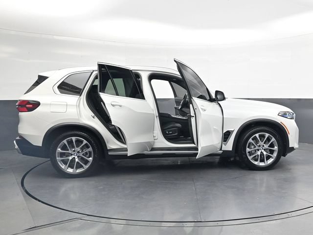Certified 2026 BMW X5 xDrive40i w/ Premium Package AWD/4WD image 43