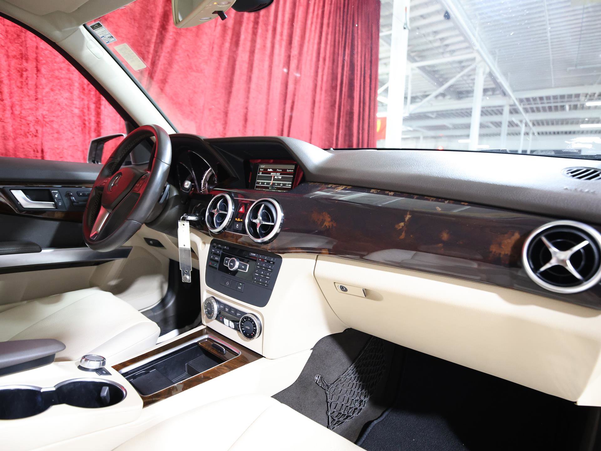 Used 2015 Mercedes-Benz GLK 350 2WD image 21