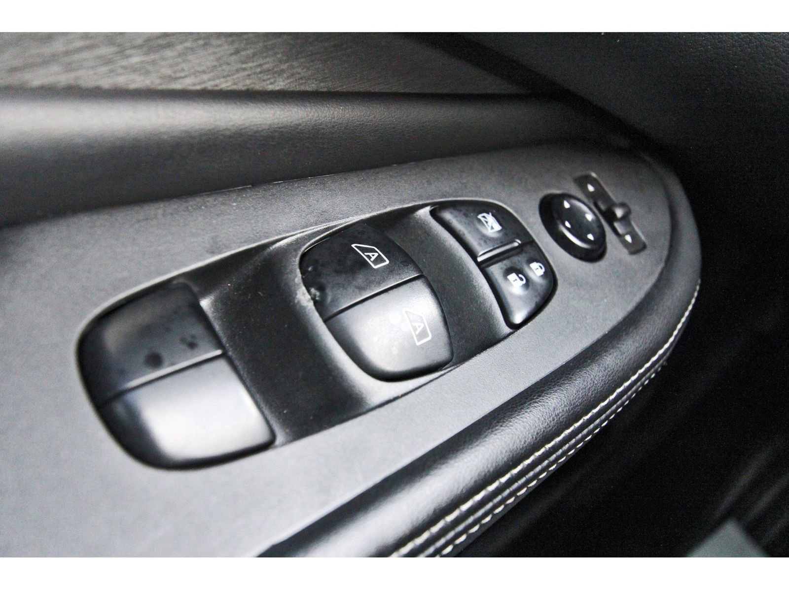 Used 2024 Nissan Murano SV w/ SV Midnight Edition Package image 19