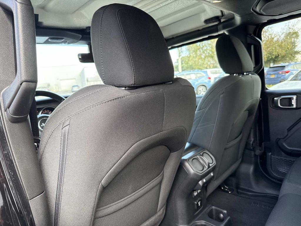 Used 2022 Jeep Gladiator Sport image 19