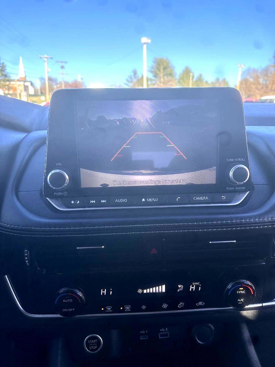 Used 2023 Nissan Rogue SV image 21