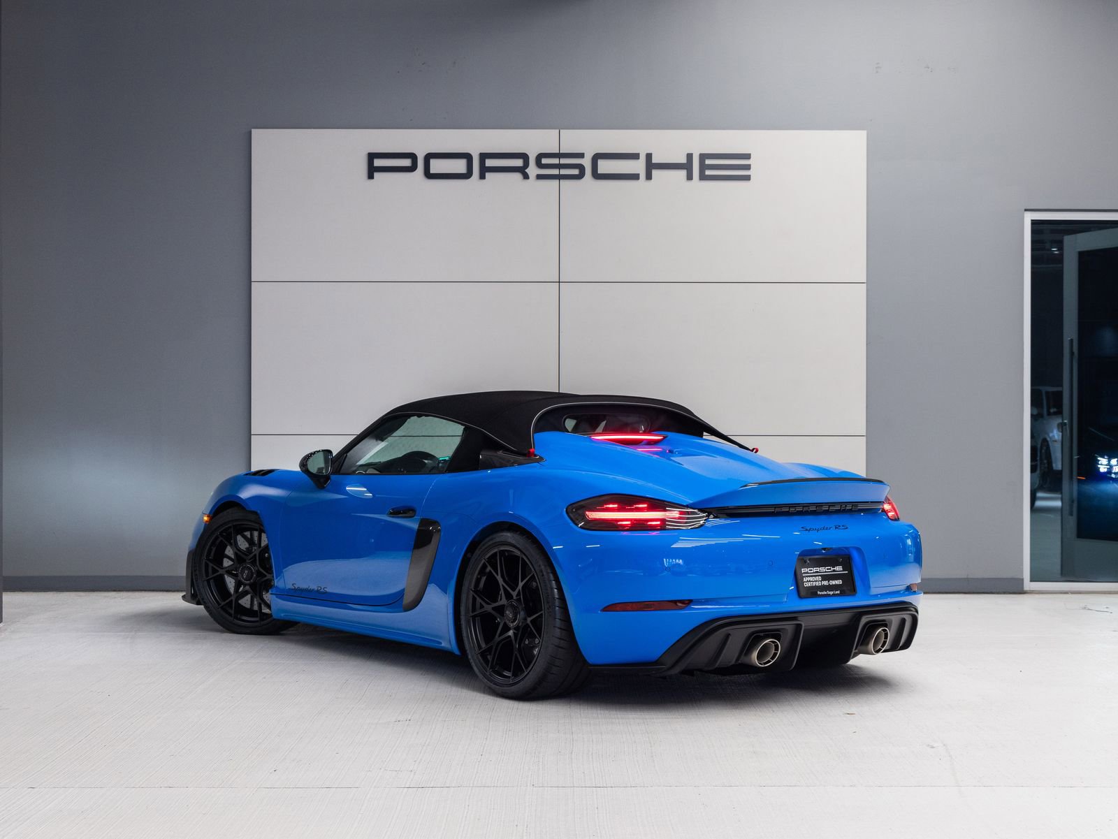 Certified 2025 Porsche 718 Boxster Spyder RS RWD image 3