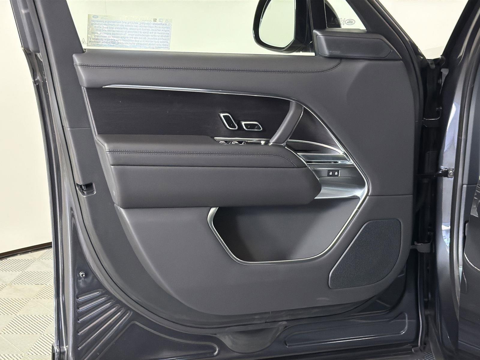 New 2026 Land Rover Range Rover SE image 21