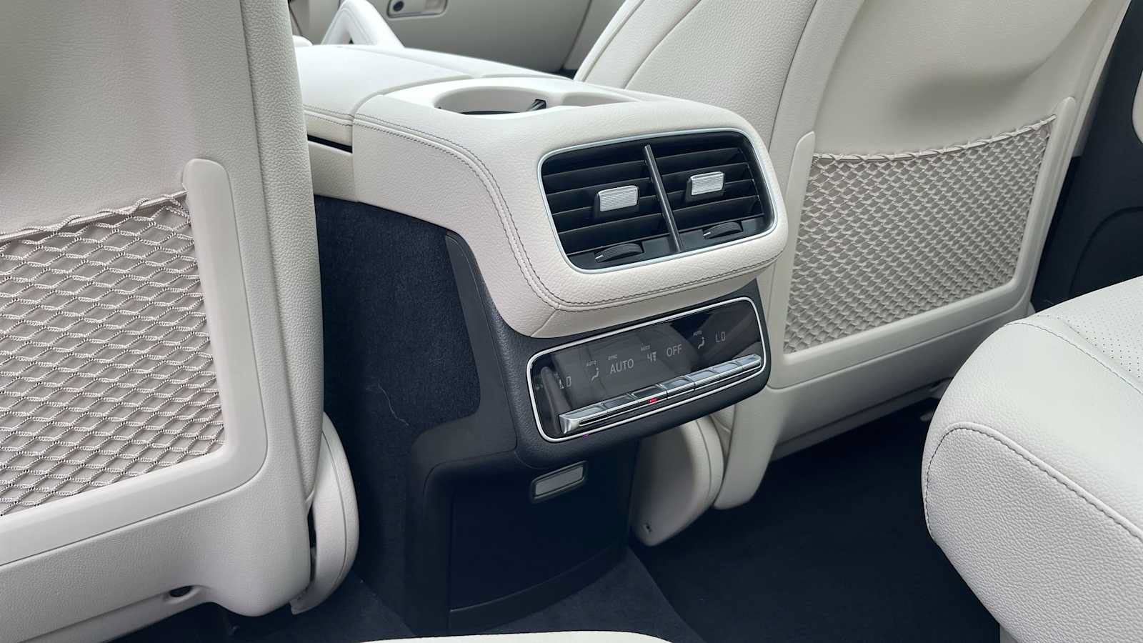 New 2026 Mercedes-Benz GLS 450 4MATIC image 37