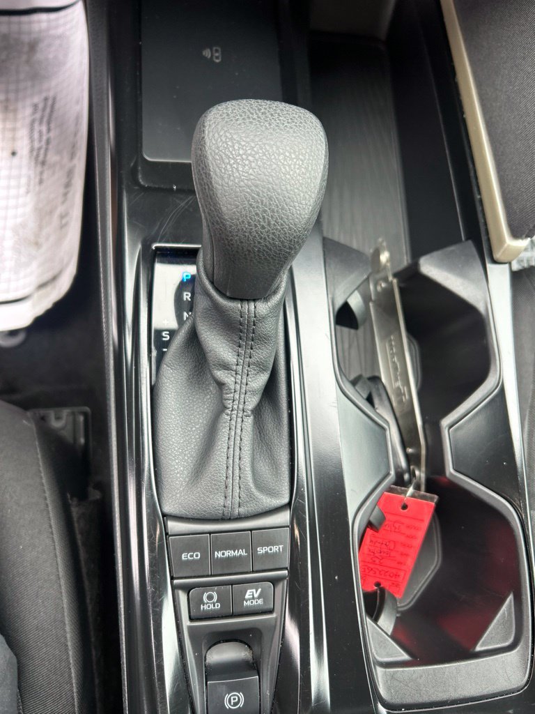 Used 2025 Toyota Camry LE FWD image 30