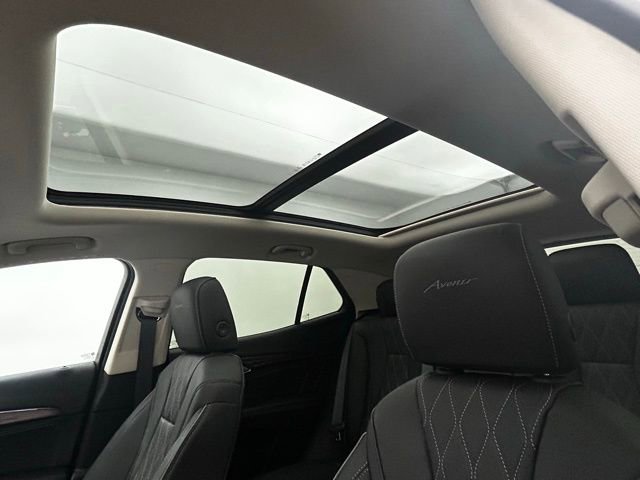 Used 2023 Buick Envision Avenir image 11