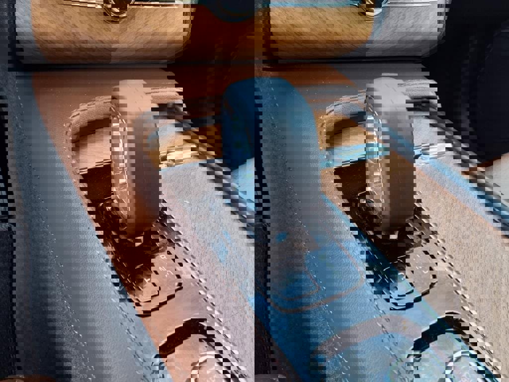 Certified 2025 Volvo XC90 B5 Plus image 15