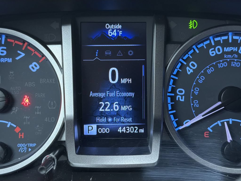 Certified 2022 Toyota Tacoma SR5 AWD/4WD image 24