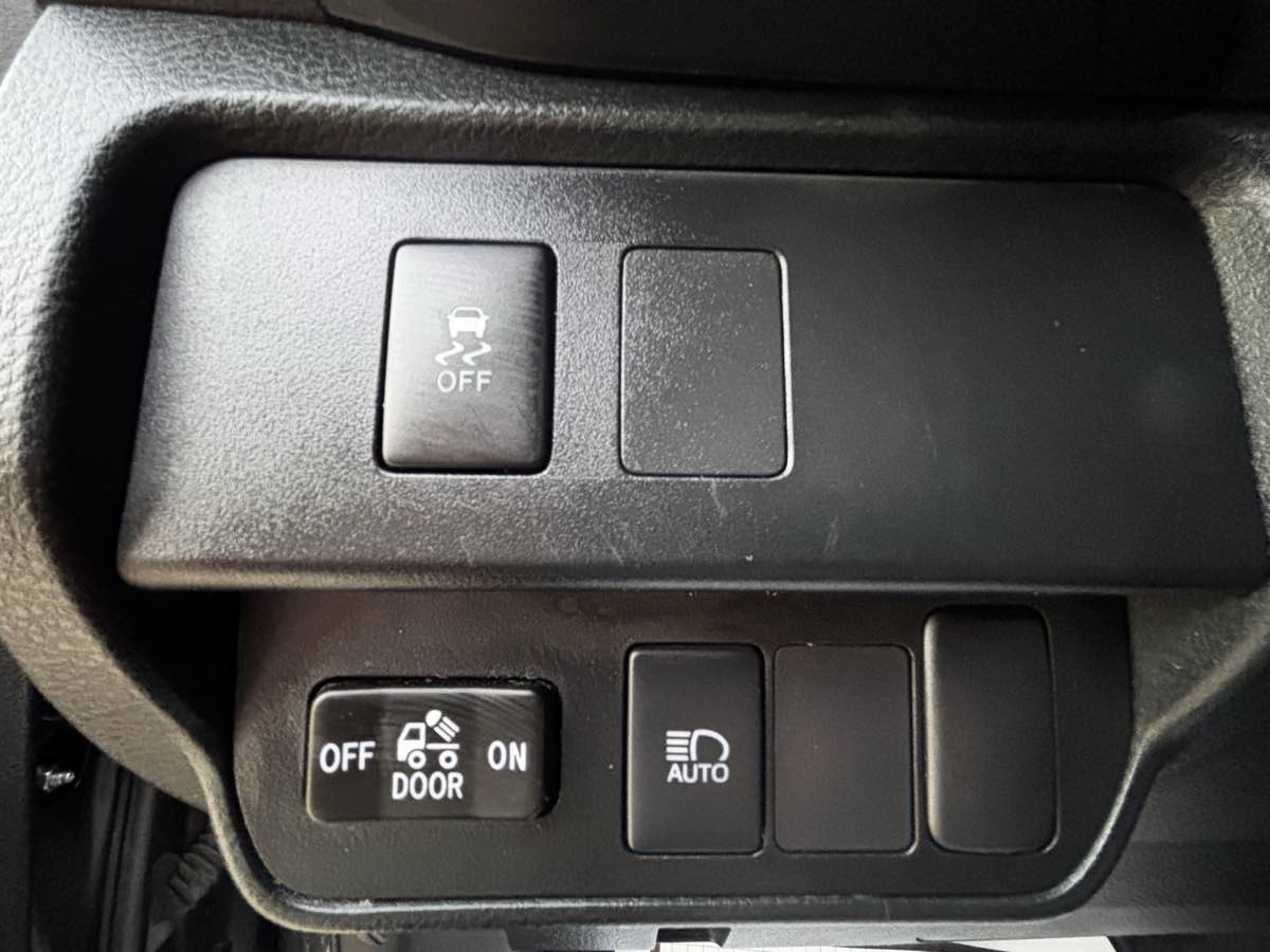 Used 2022 Toyota Tacoma SR image 11