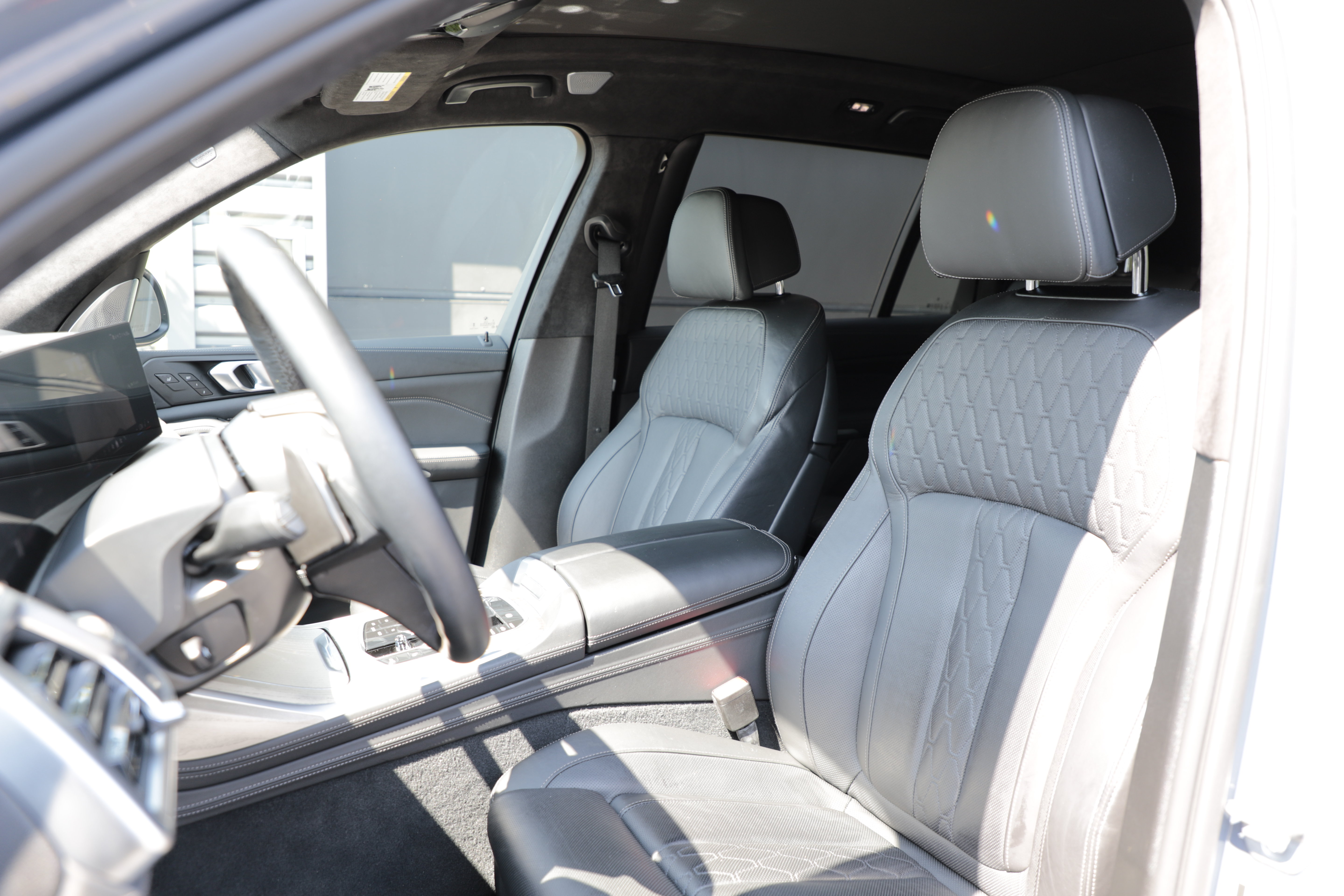 Used 2024 BMW X7 xDrive40i w/ Executive Package AWD/4WD image 17