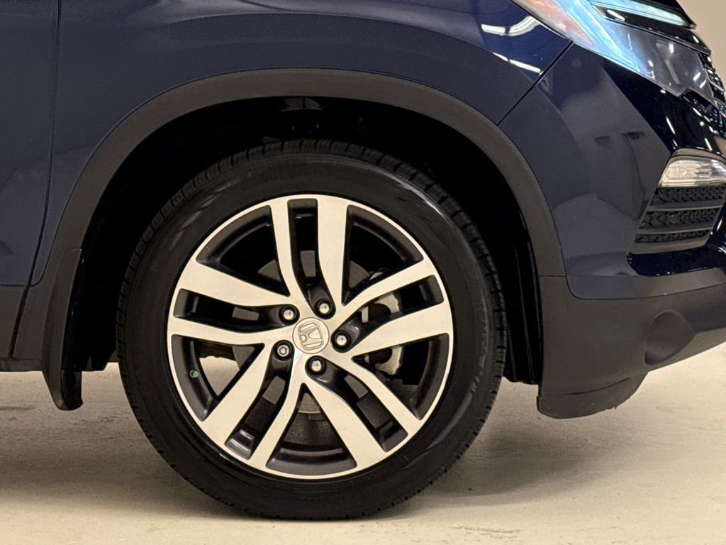 Used 2018 Honda Pilot Touring image 6