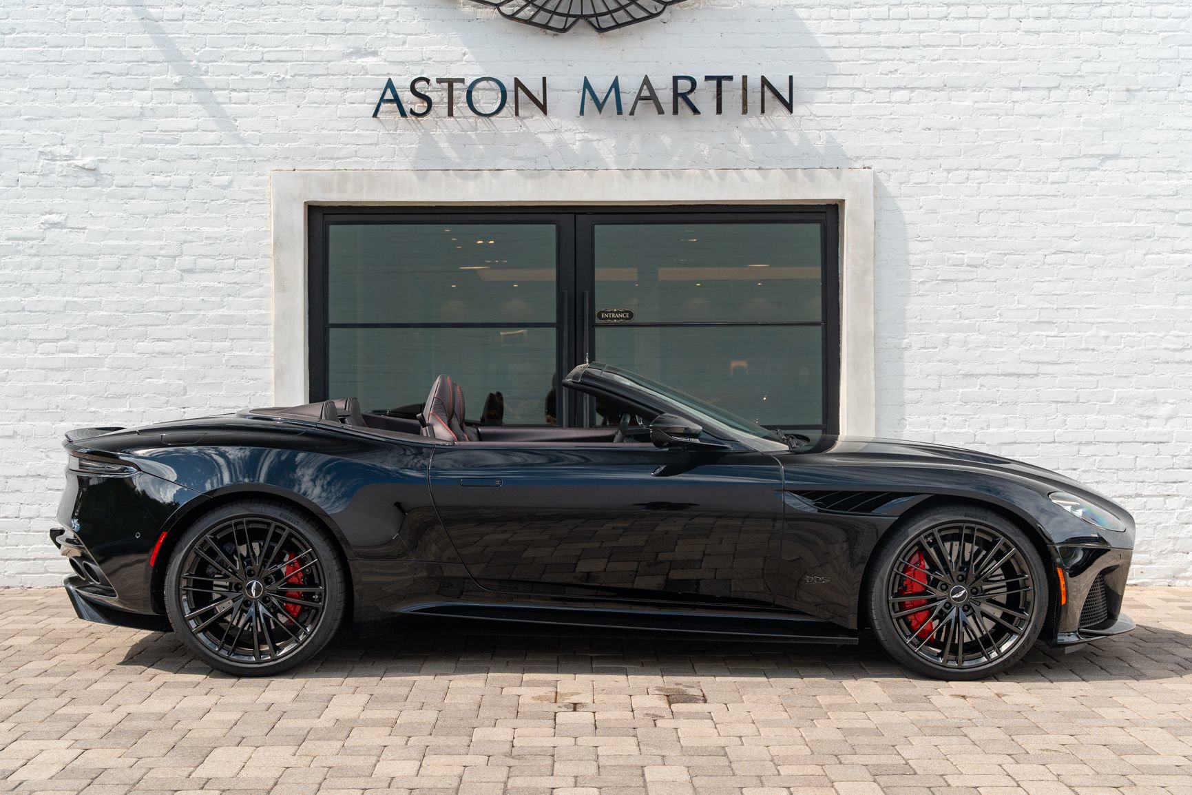 Used 2023 Aston Martin DBS Superleggera Volante RWD image 31