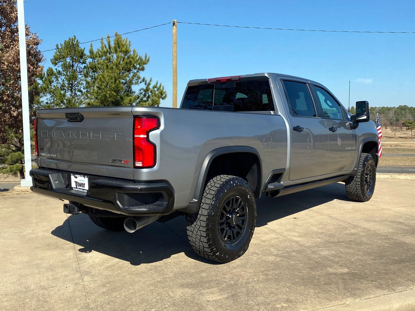 Used 2025 Chevrolet Silverado 2500 ZR2 w/ Technology Package image 6