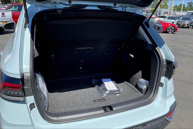 New 2025 Volkswagen Taos SE image 23