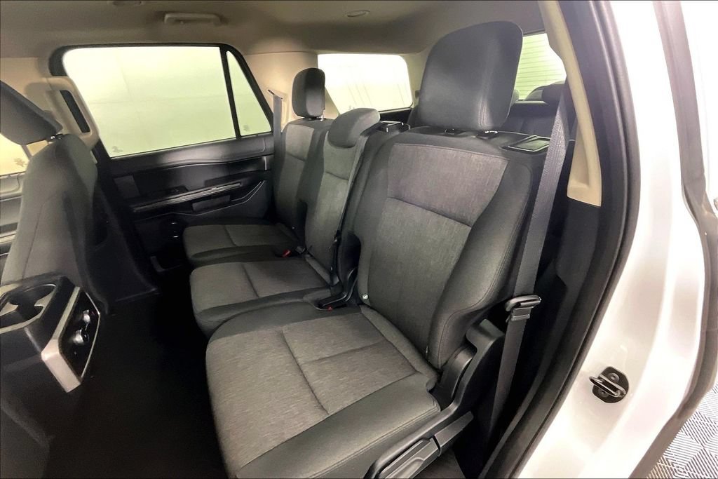 Used 2024 Ford Expedition XLT RWD image 34