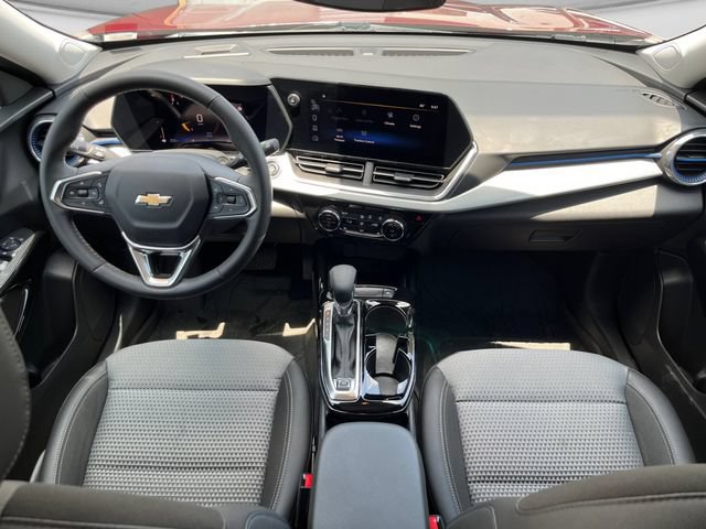 Used 2024 Chevrolet Trax LT w/ Driver Confidence Package FWD image 11