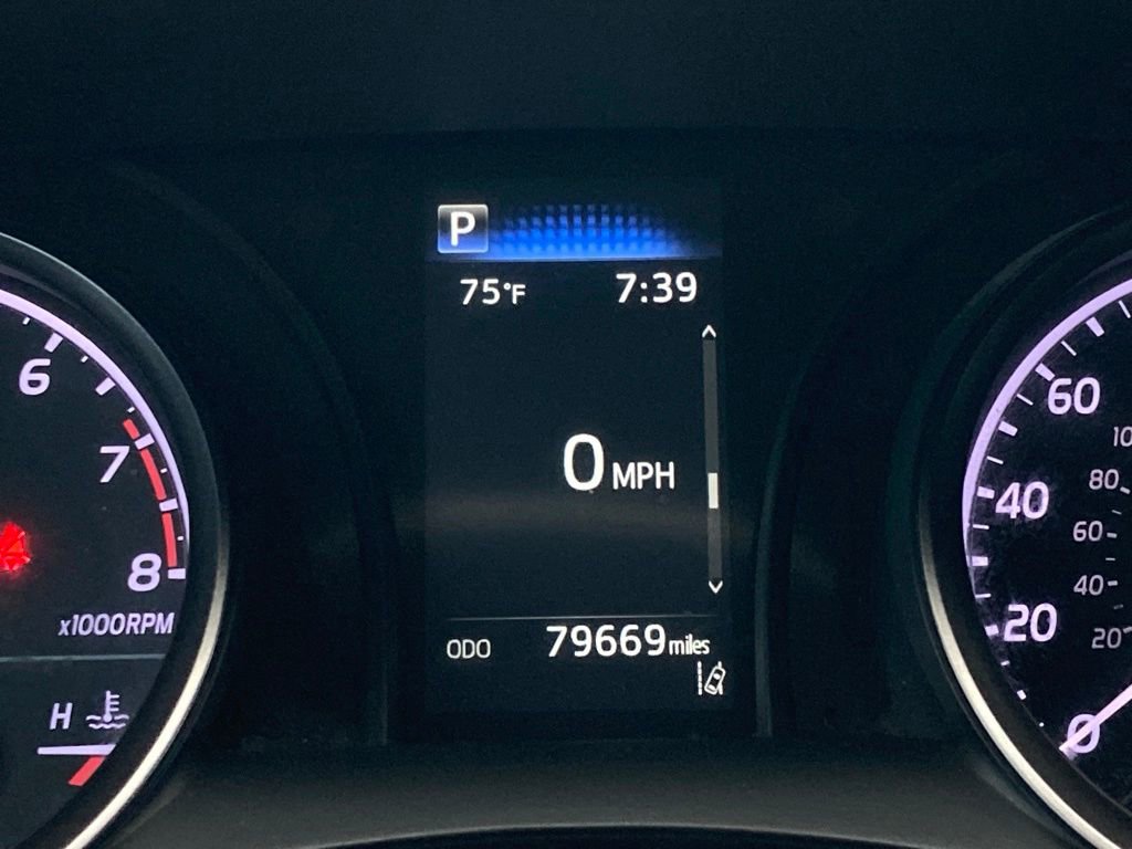 Used 2021 Toyota Camry SE FWD image 18