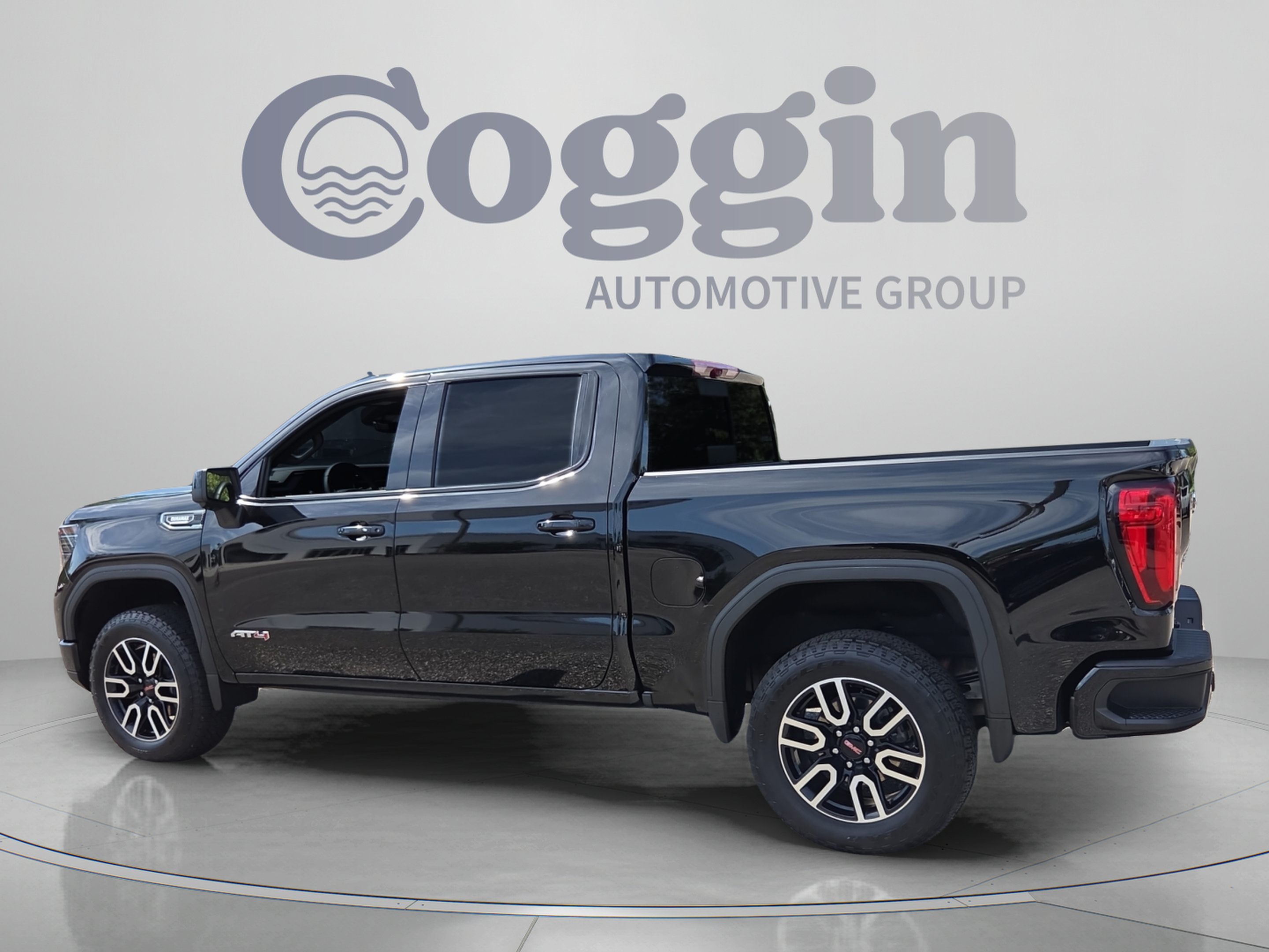 Certified 2026 GMC Sierra 1500 AT4 w/ AT4 Premium Package AWD/4WD image 3