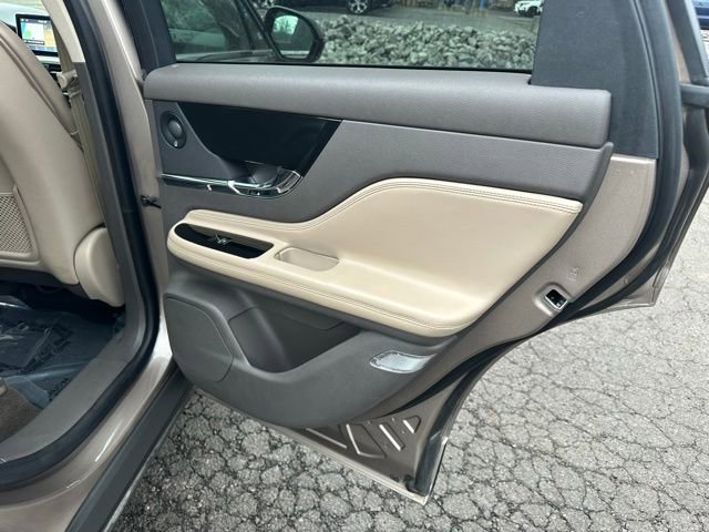 Used 2020 Lincoln Corsair Reserve w/ Equipment Group 202A image 21