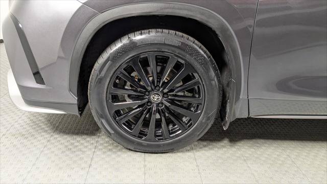 Used 2024 Toyota Highlander XSE FWD image 34