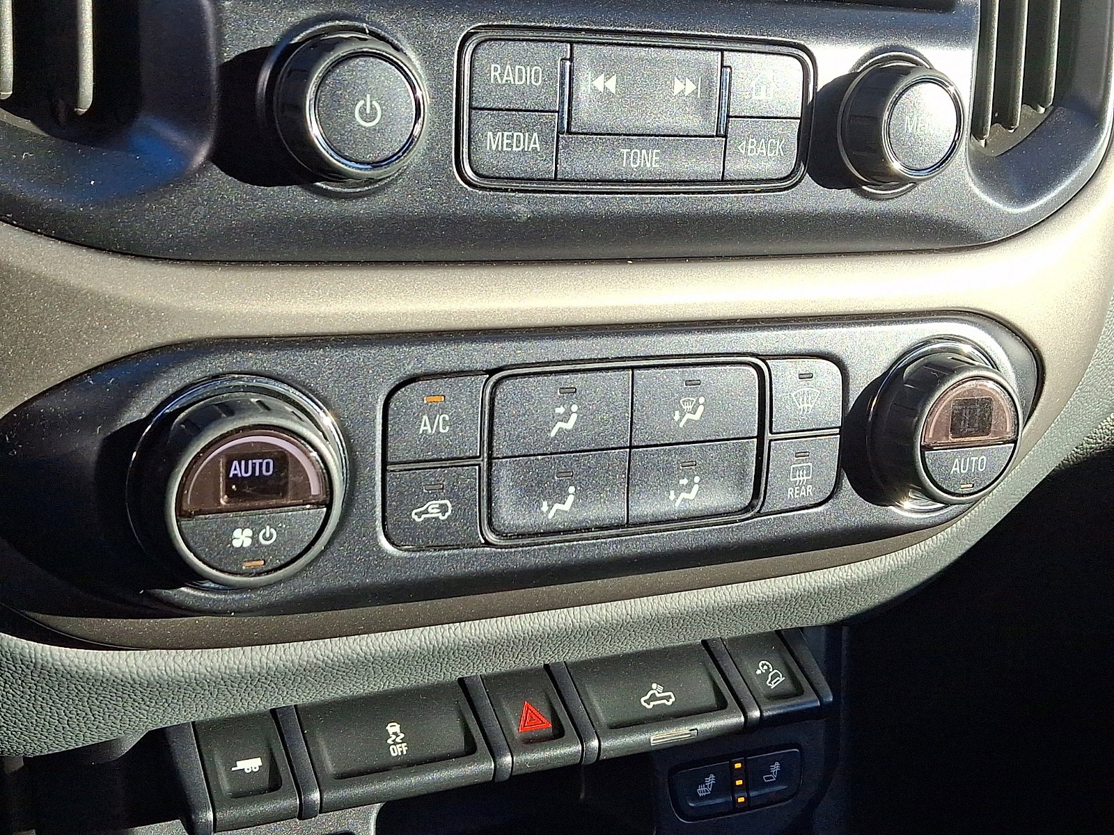 Used 2017 Chevrolet Colorado Z71 image 16