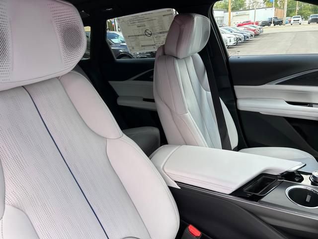 New 2026 Cadillac Lyriq Premium Luxury w/ LPO, Floor Liner Package image 26