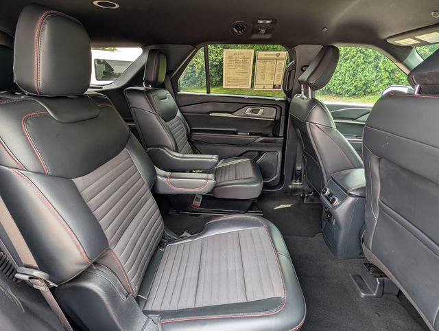 Used 2025 Ford Explorer ST-Line AWD/4WD image 37