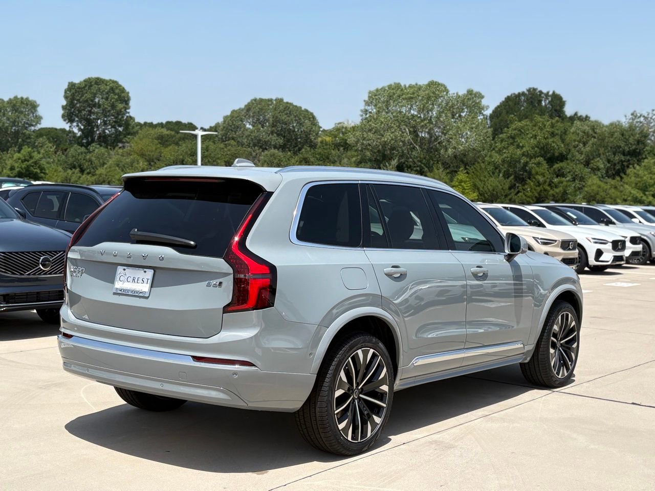 New 2026 Volvo XC90 B6 Ultra w/ Protection Package image 4