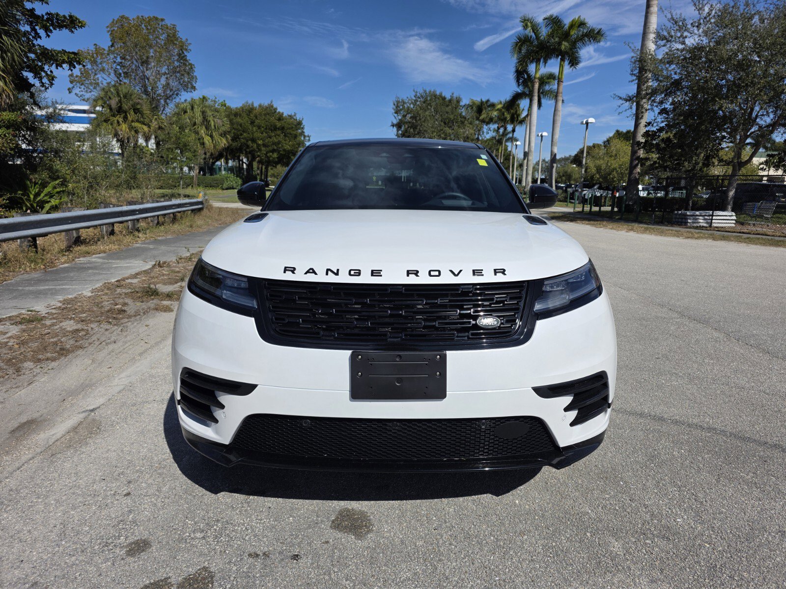 Certified 2024 Land Rover Range Rover Velar Dynamic SE image 8