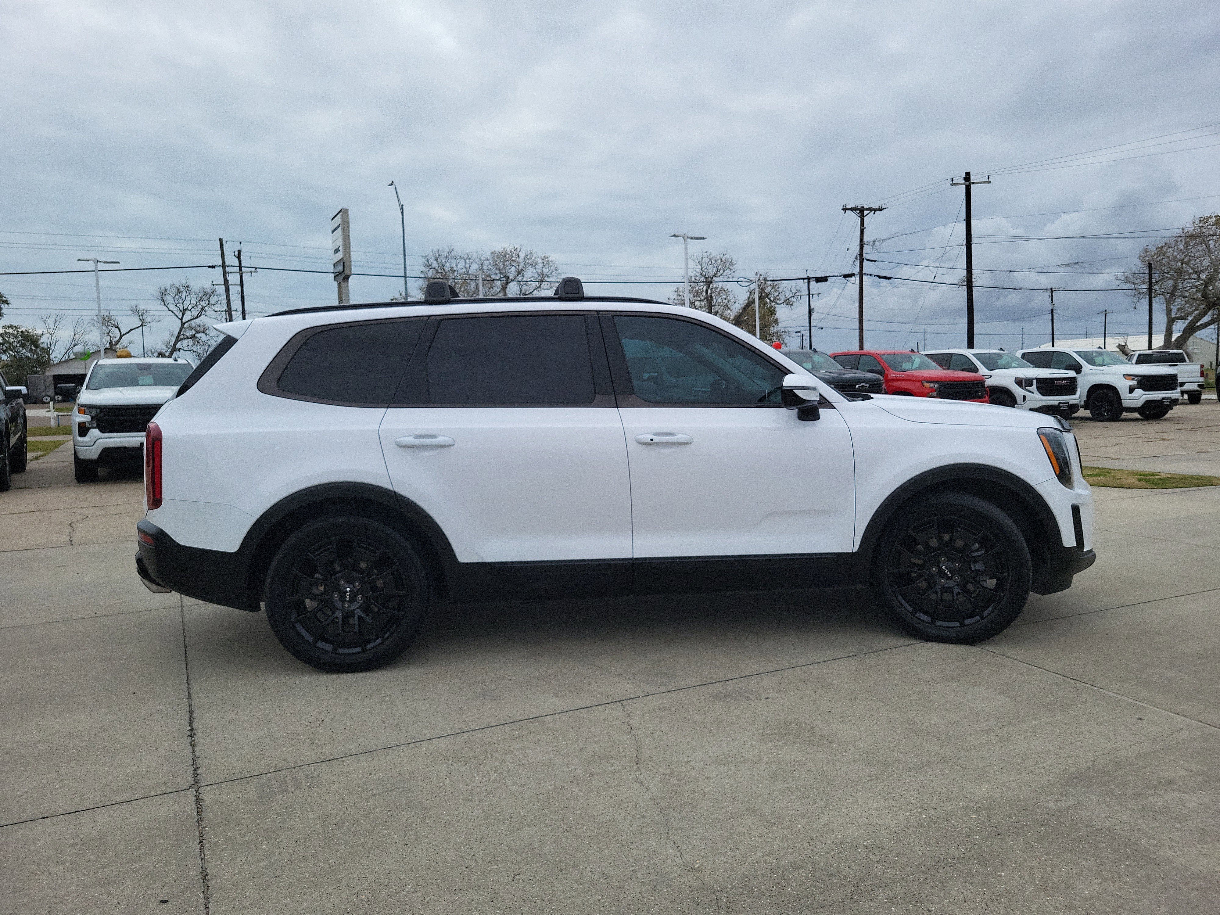 Used 2022 Kia Telluride SX w/ SX Prestige Package image 4