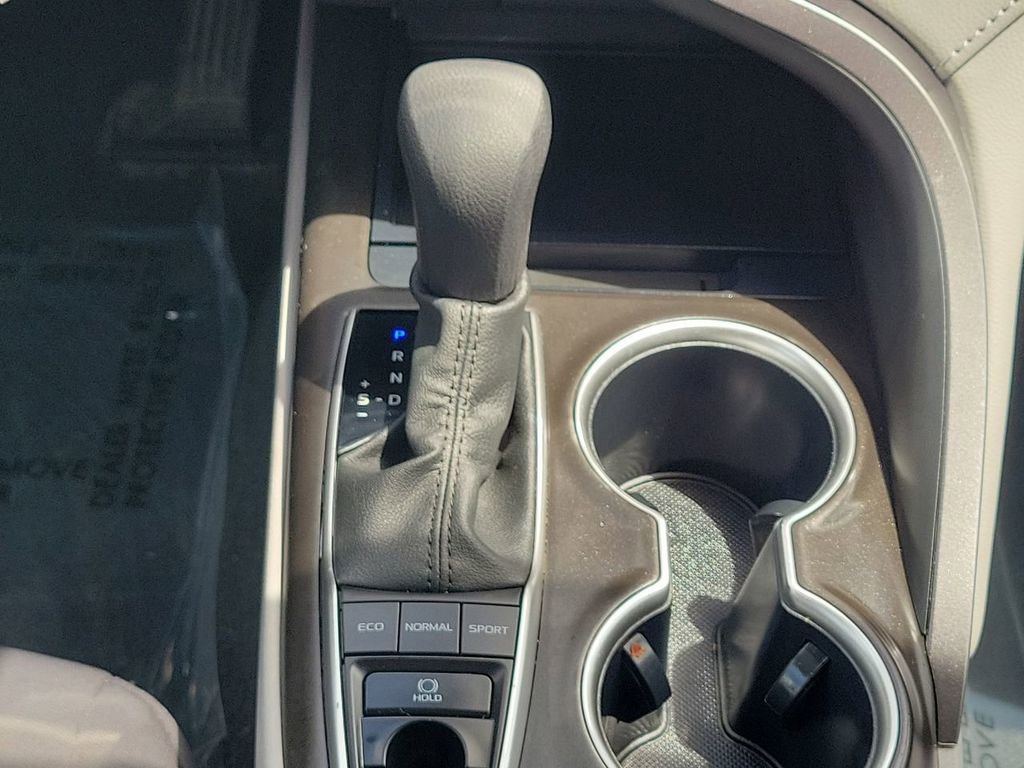 Used 2023 Toyota Camry LE AWD/4WD image 19