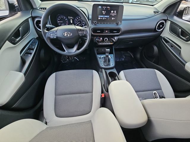 Used 2023 Hyundai Kona SE image 13