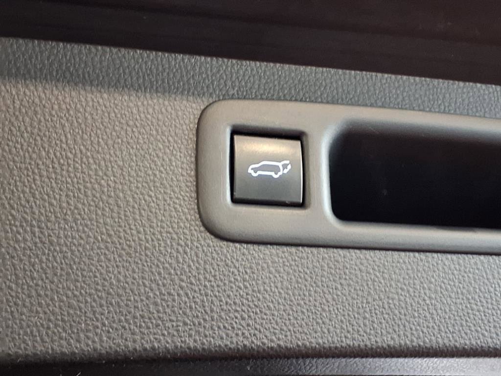 Used 2020 Toyota Highlander Limited image 7