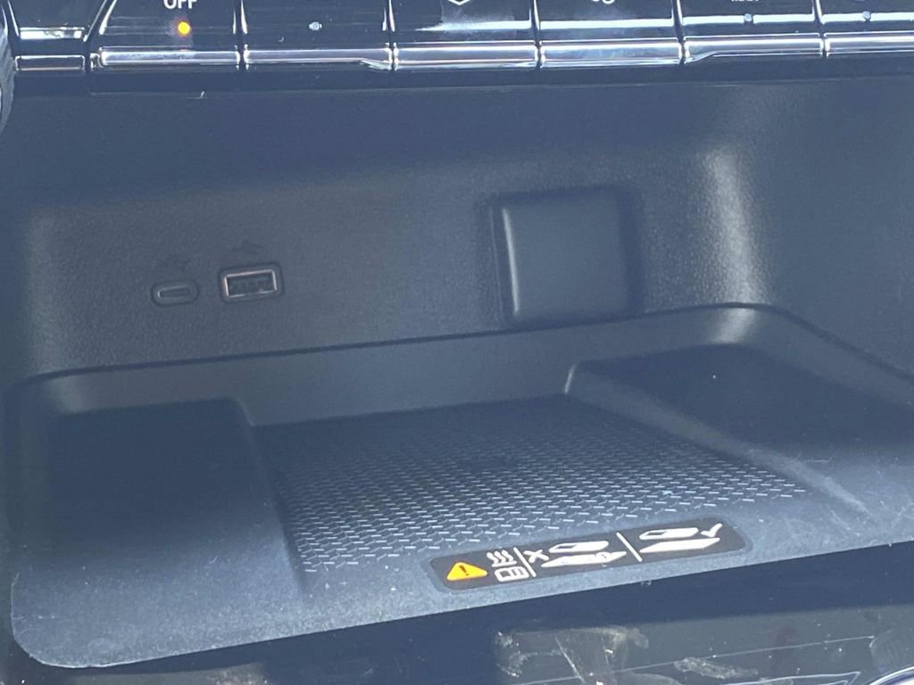 New 2026 Chevrolet Traverse Z71 w/ Driver Confidence Package image 24