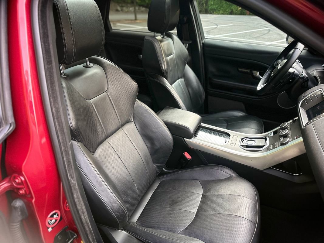 Used 2017 Land Rover Range Rover Evoque SE image 15