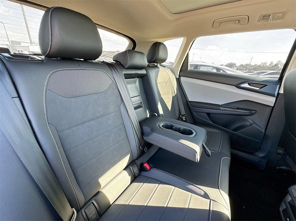 Used 2024 Volkswagen Taos SE FWD image 30