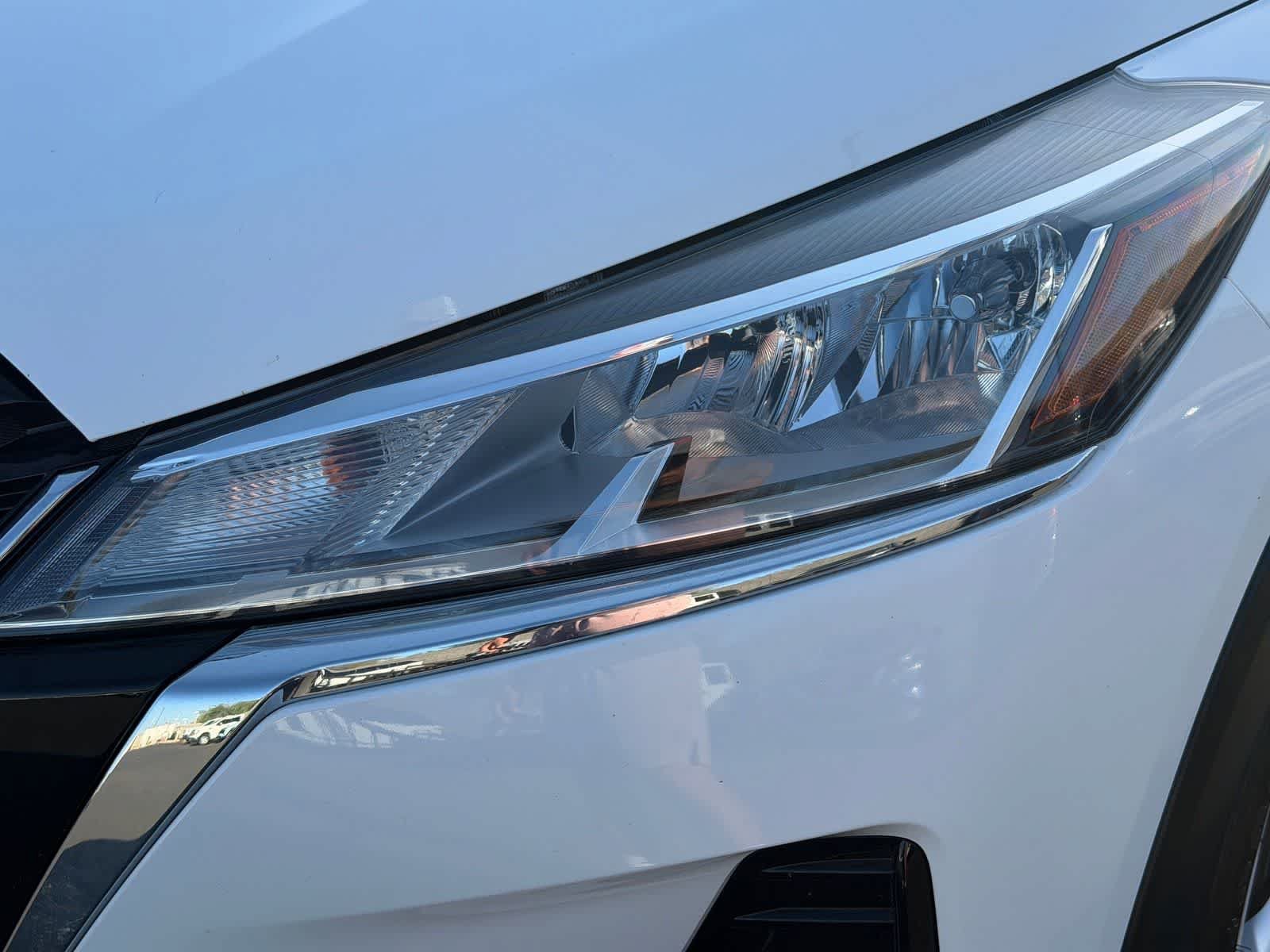 Certified 2025 Nissan Kicks Play S FWD image 33