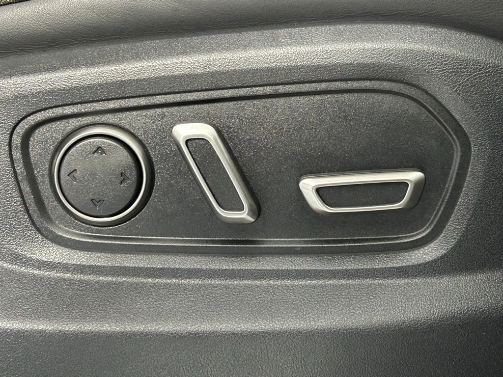 Used 2023 Rivian R1T Adventure image 11