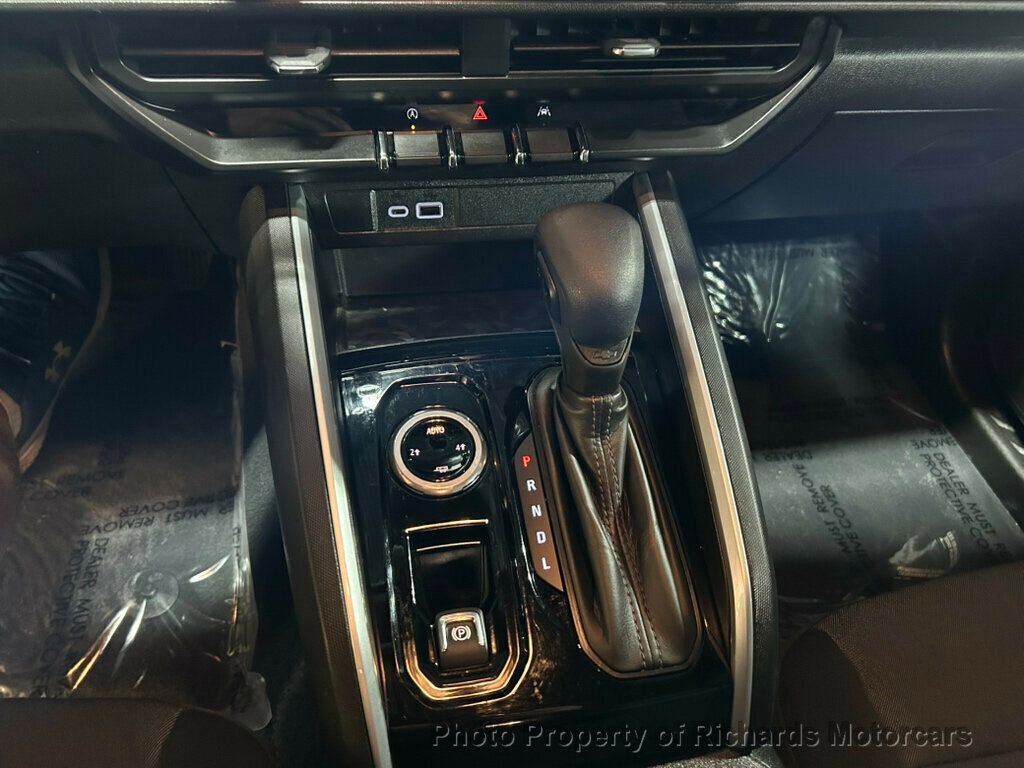 Used 2024 Chevrolet Colorado W/T w/ Advanced Trailering Package image 18