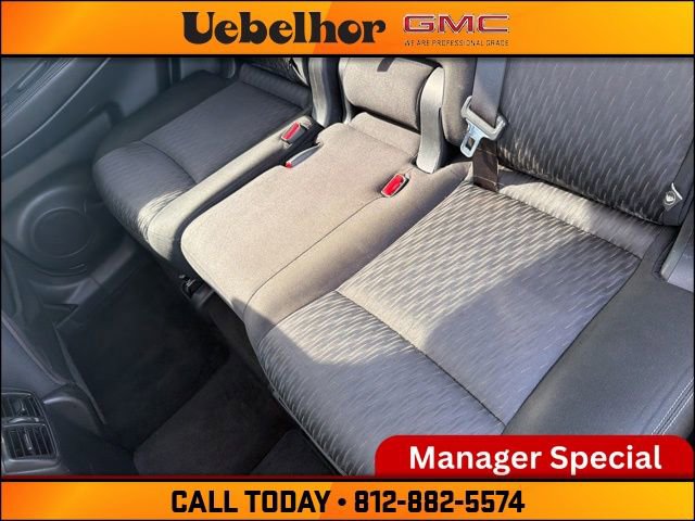 Used 2017 Nissan Rogue SV w/ SV Premium Package image 18