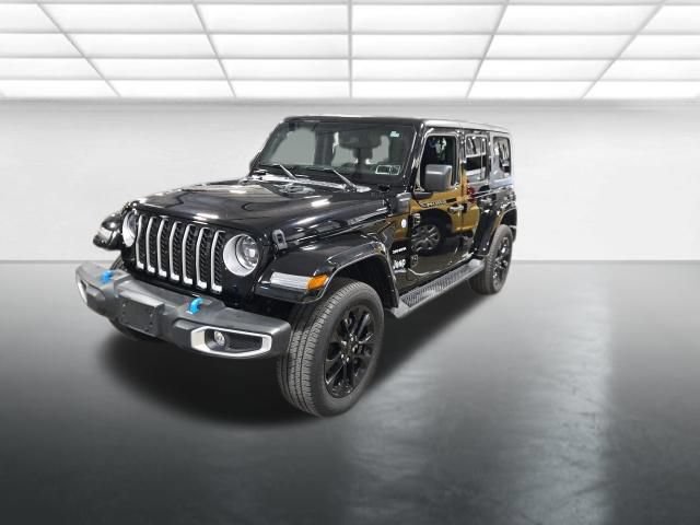 Used 2023 Jeep Wrangler Unlimited Sahara w/ Cold Weather Group AWD/4WD image 9