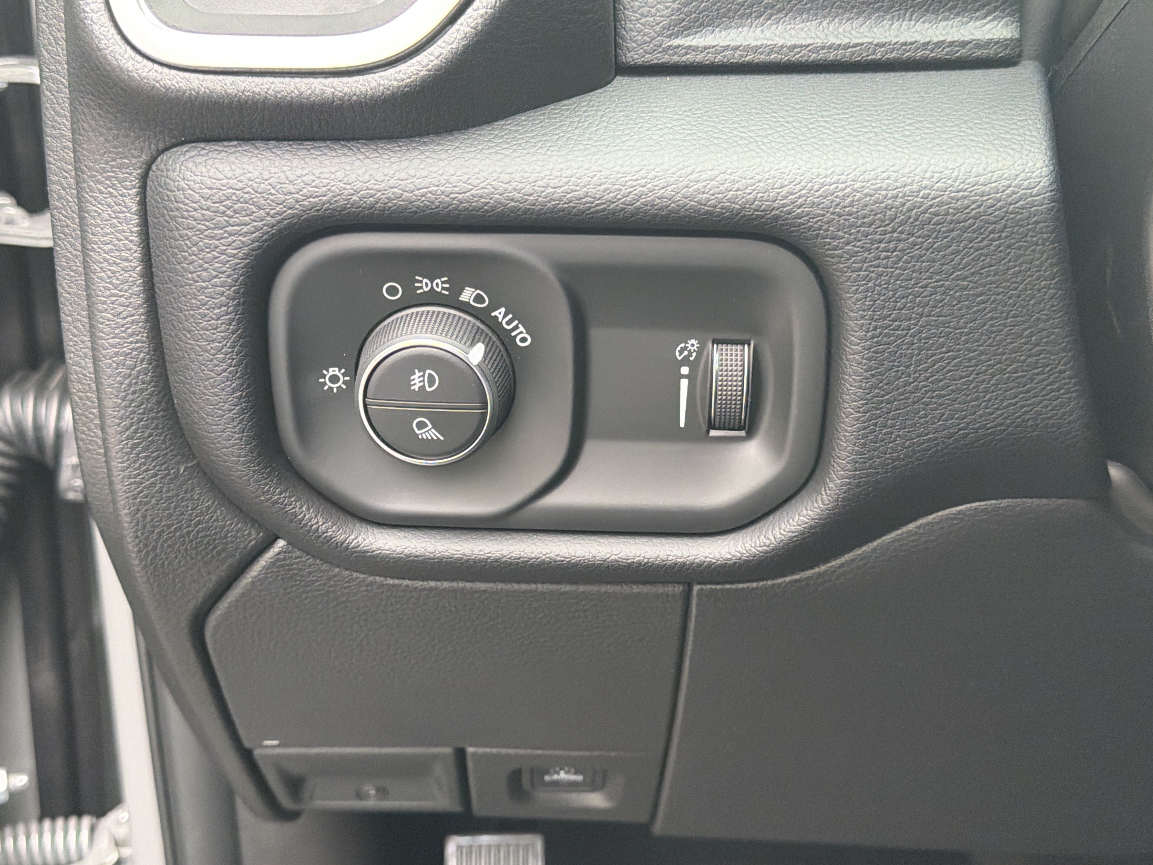 New 2026 RAM 2500 Big Horn AWD/4WD image 36