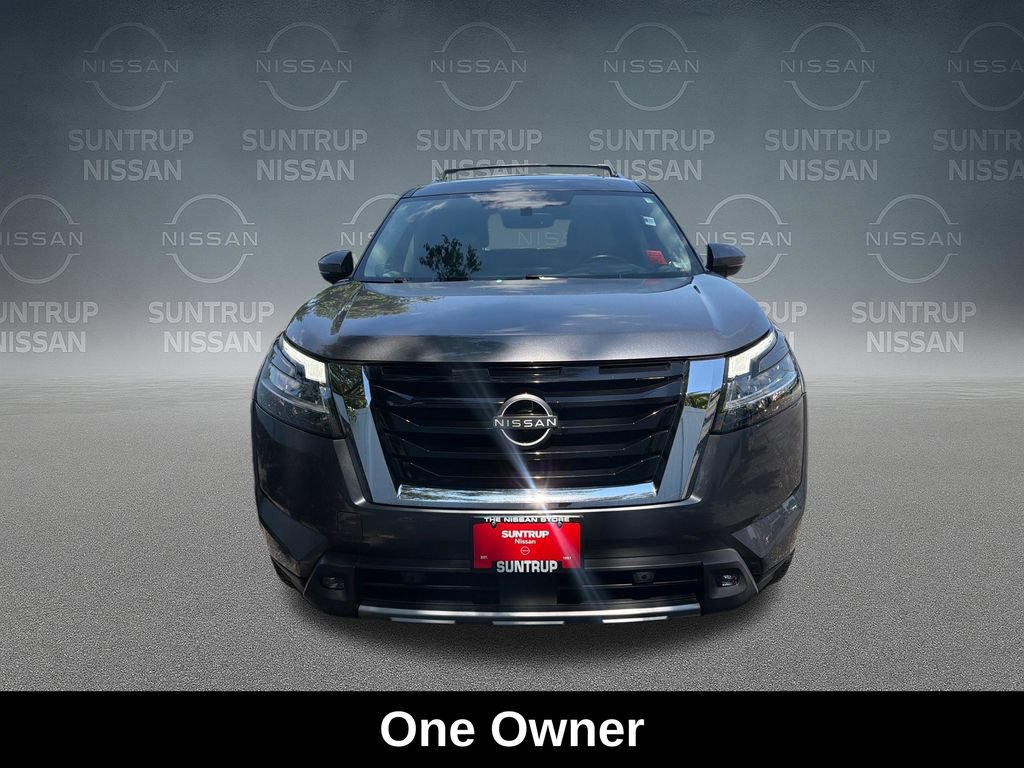 Used 2022 Nissan Pathfinder Platinum w/ Cargo Package FWD image 10