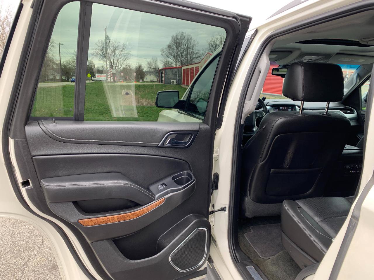 Used 2015 Chevrolet Tahoe LTZ AWD/4WD image 33