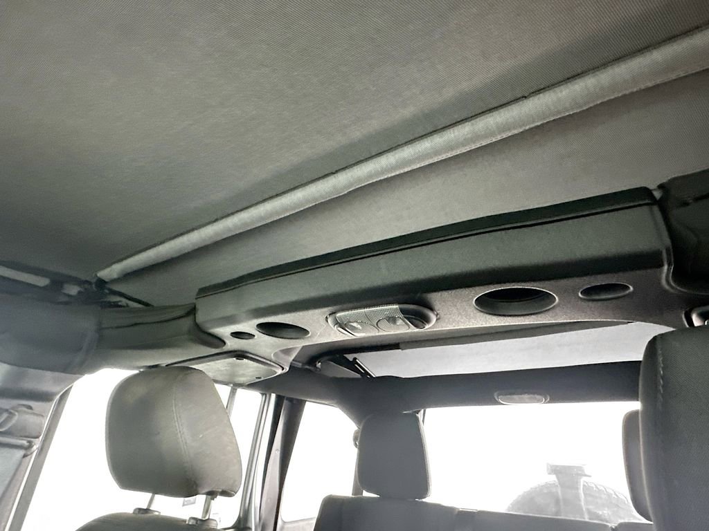 Used 2015 Jeep Wrangler Unlimited Sport w/ Connectivity Group image 19