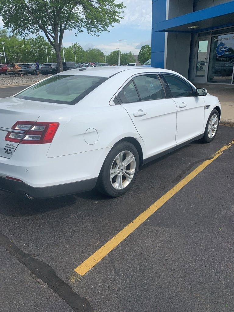 Used 2016 Ford Taurus SEL w/ Equipment Group 201A FWD image 3