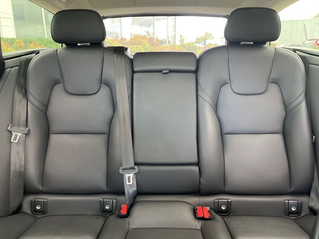 Certified 2025 Volvo V90 B6 Cross Country Plus image 27