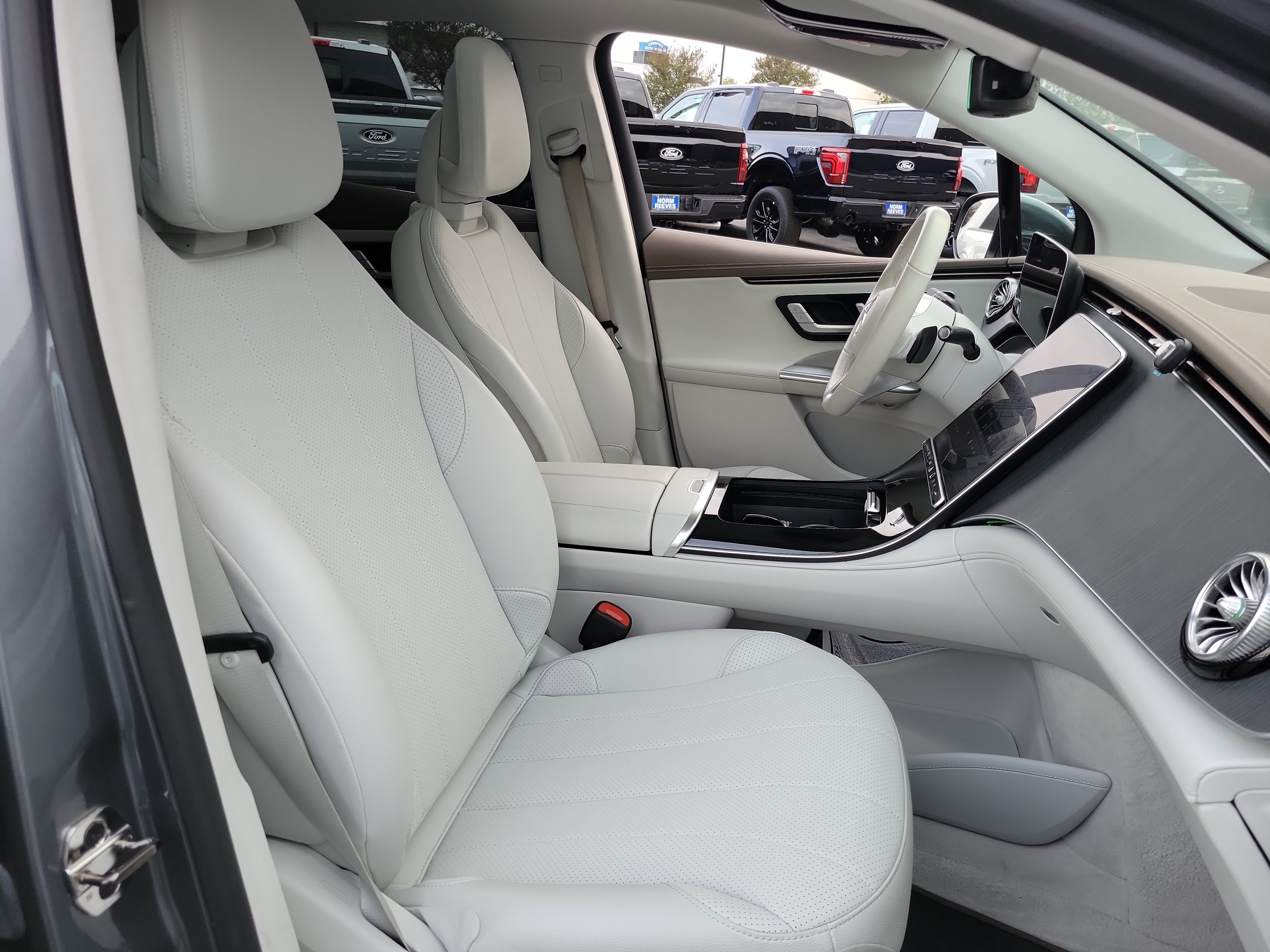 Used 2023 Mercedes-Benz EQE 350+ 4MATIC SUV w/ AMG Line Exterior Package image 24