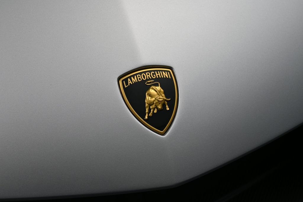 Used 2024 Lamborghini Revuelto AWD/4WD image 13
